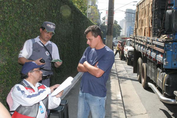 A ação teve o apoio da Polícia Militar e Ambiental