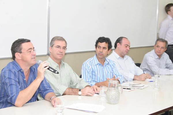 O diretor da FATEC Jahu