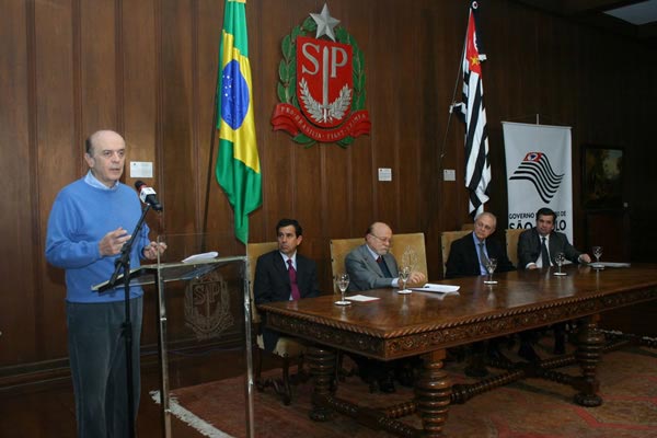 Governador José Serra fala da importância ambiental do projeto.