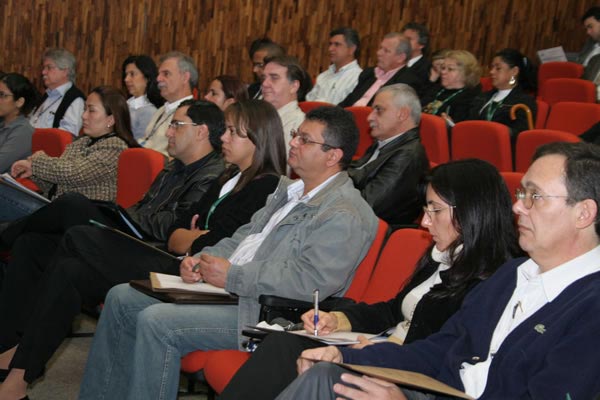 Cerca de 120 pessoas participaram do seminário