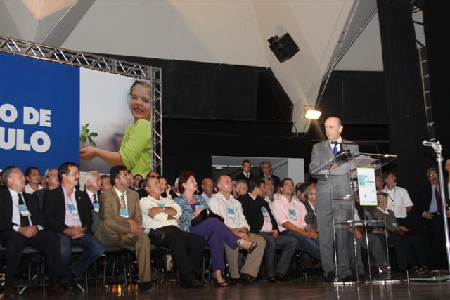 Os prefeitos aguardaram ansiosos pela entrega do certificado