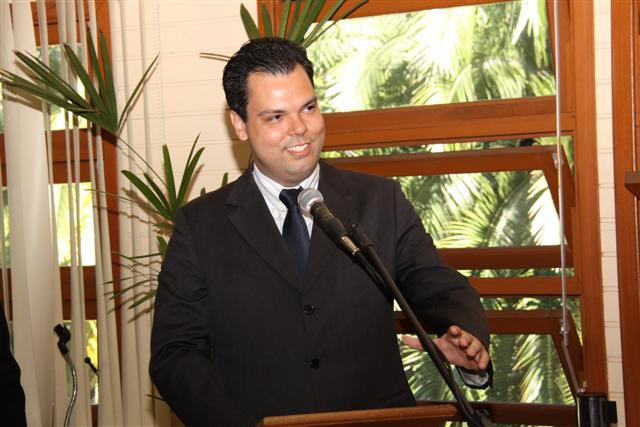 Paulo Nogueira Neto discursa durante solenidade